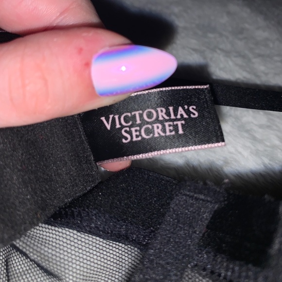 Victoria’s Secret Push-up Bra - Picture 5 of 5